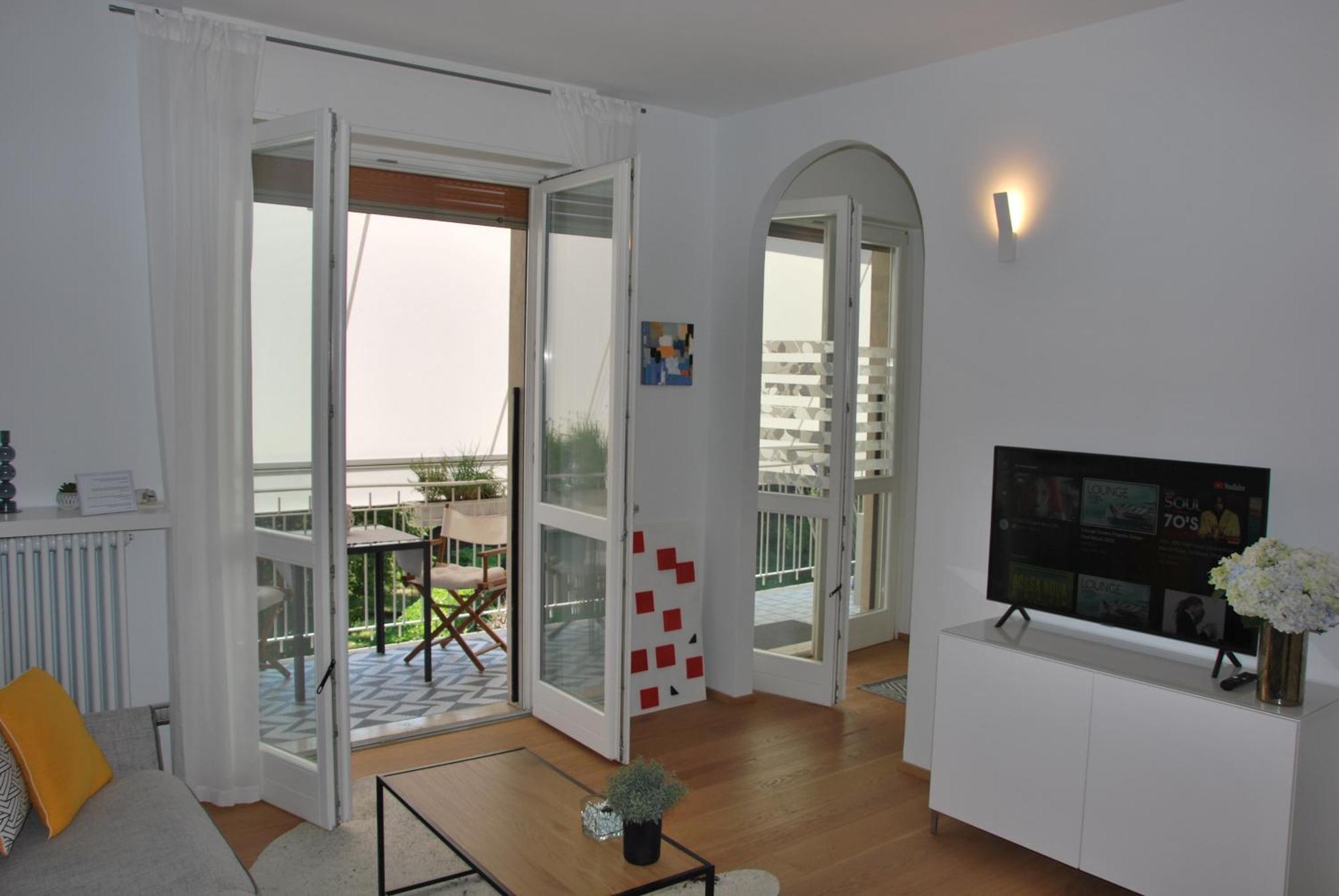 Suite 51 Appartamento Con Terrazzo A 50 Mt Dal Lago - Private Parking (Adults Only) Arona Luaran gambar