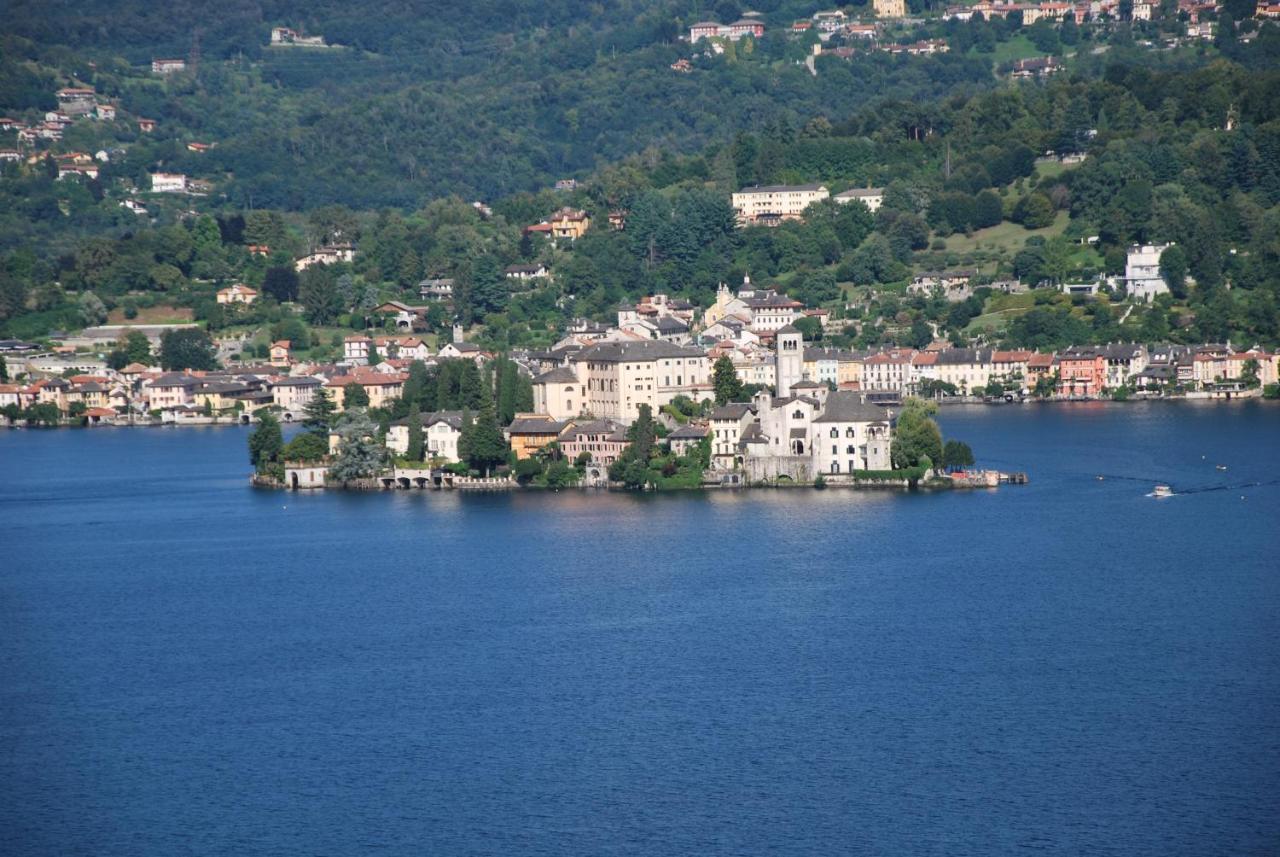 Suite 51 Appartamento Con Terrazzo A 50 Mt Dal Lago - Private Parking (Adults Only) Arona Luaran gambar