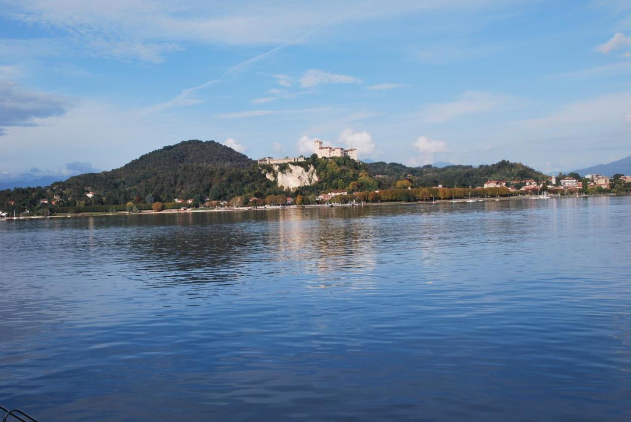Suite 51 Appartamento Con Terrazzo A 50 Mt Dal Lago - Private Parking (Adults Only) Arona Luaran gambar