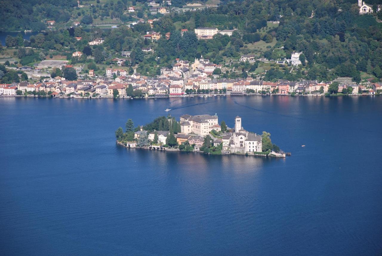 Suite 51 Appartamento Con Terrazzo A 50 Mt Dal Lago - Private Parking (Adults Only) Arona Luaran gambar